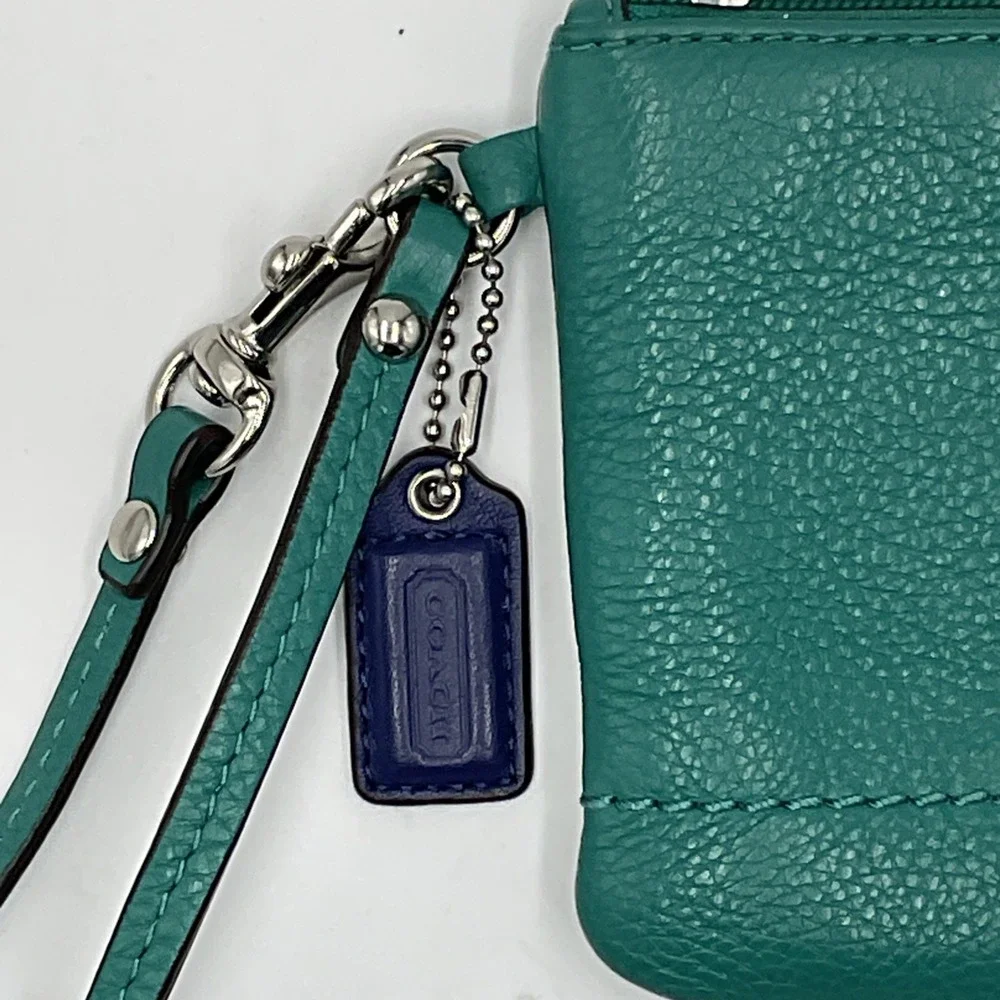 Coach Green Pebbled Leather Wristlet w/ Zipper Accent & Bag Charm *READ
